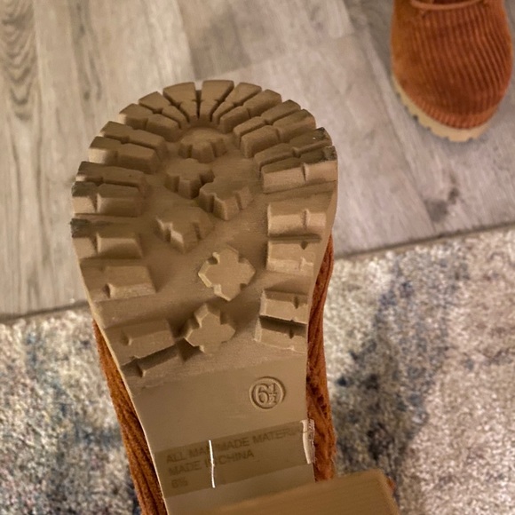 Booties/mid calf - Picture 4 of 4